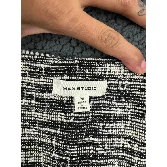 Max Studio Black White Pullover Sweater Top MEDIUM Polyester Blend - Picture 3 of 8